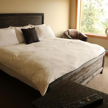 Malahat Moon Water Lodge מראה חיצוני תמונה