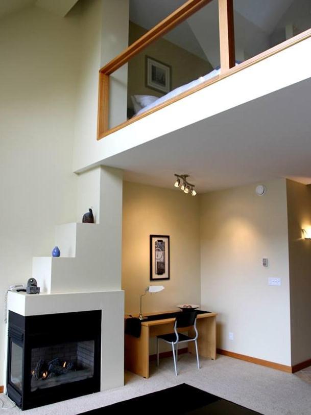 Malahat Moon Water Lodge מראה חיצוני תמונה