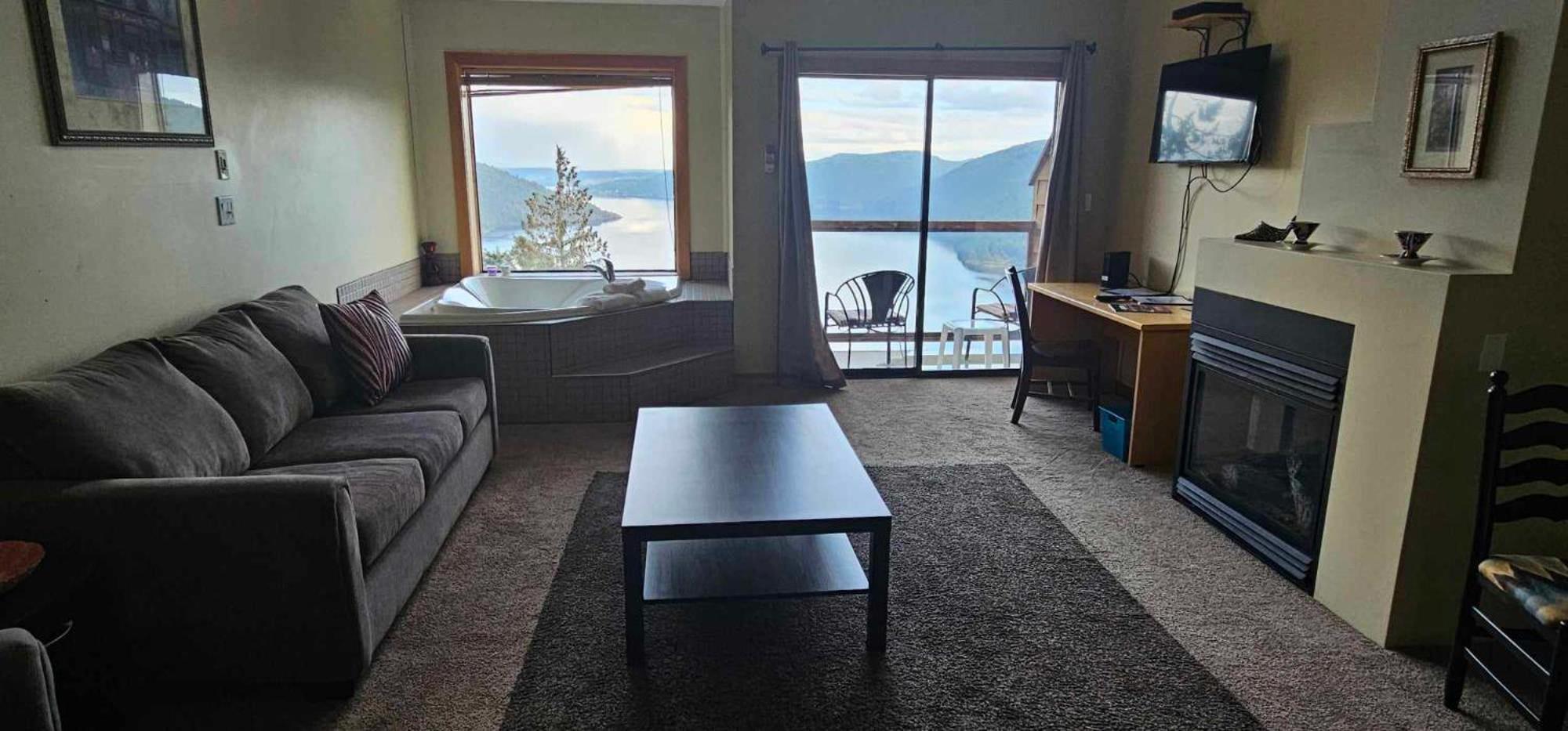 Malahat Moon Water Lodge מראה חיצוני תמונה