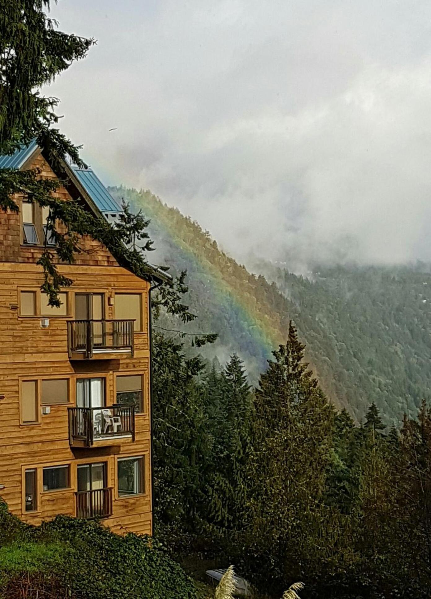 Malahat Moon Water Lodge מראה חיצוני תמונה