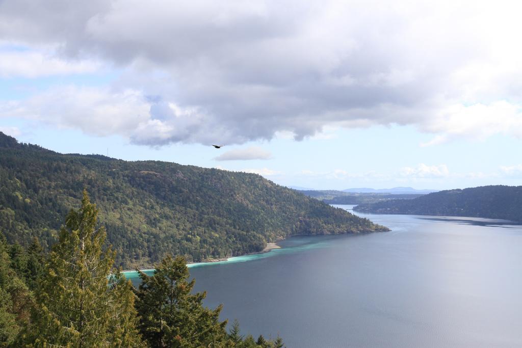 Malahat Moon Water Lodge מראה חיצוני תמונה