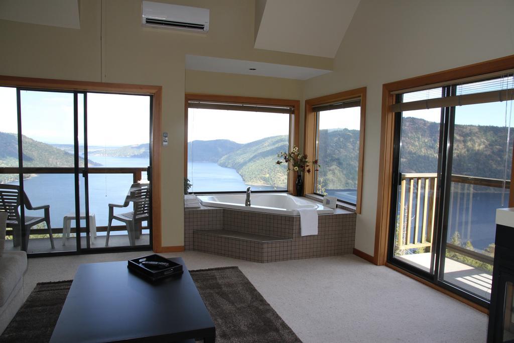 Malahat Moon Water Lodge חדר תמונה