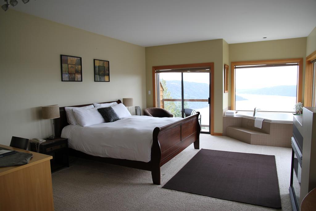 Malahat Moon Water Lodge מראה חיצוני תמונה
