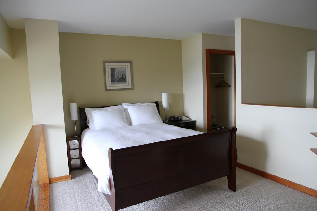 Malahat Moon Water Lodge מראה חיצוני תמונה