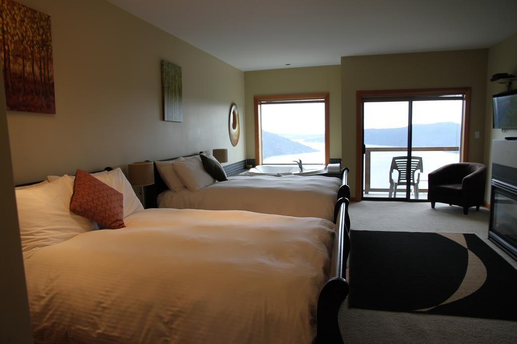 Malahat Moon Water Lodge מראה חיצוני תמונה